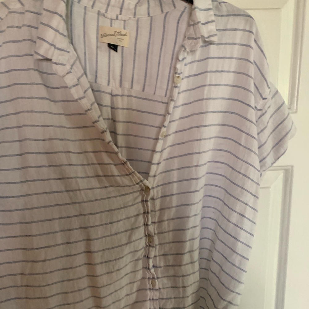 Universal Thread white and Blue shirt